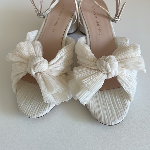 Loeffler Randall Dahlia Bow Heels in Pearl, size 8 - Picture 4 of 9